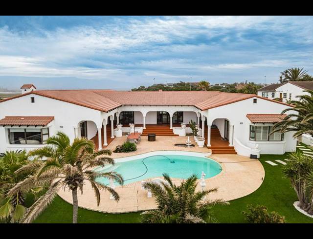 4 BEDROOM HOUSE FOR SALE IN BLUEWATER BAY